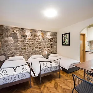 Diocletians Heart Apartment